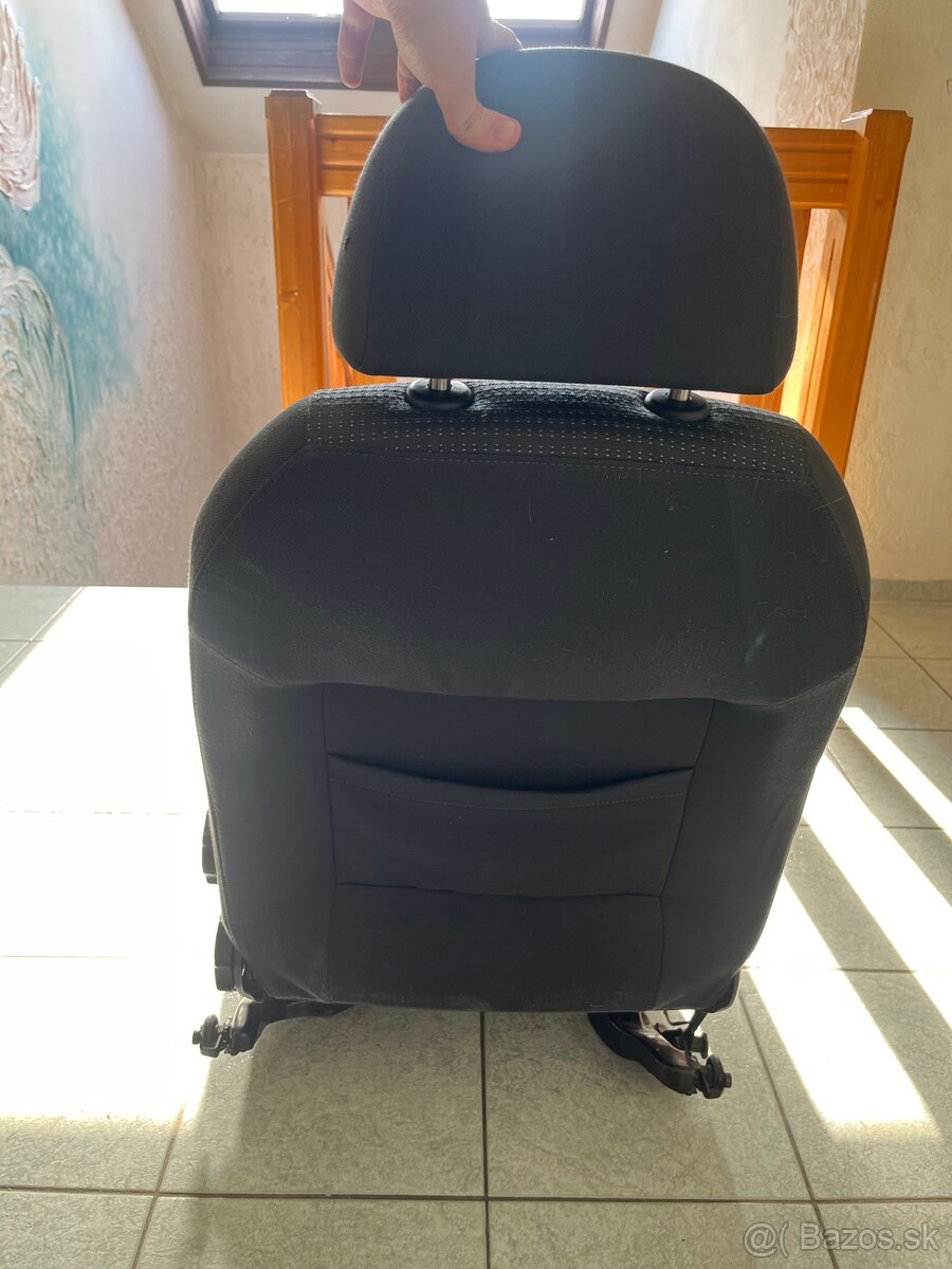 Predné sedadlo vodiča Superb - 3