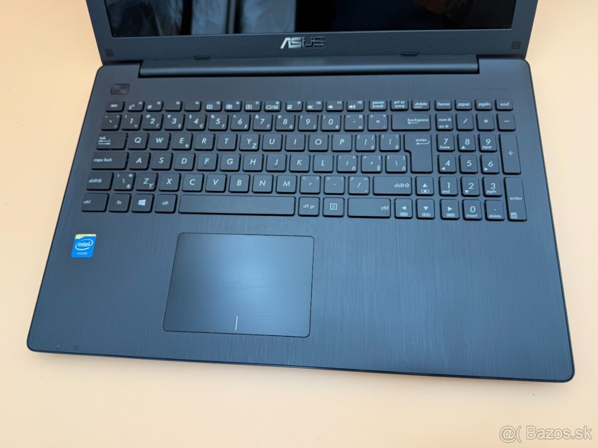 Notebook ASUS X553M / Intel Celeron / 8GB RAM / 120gb SSD - 3
