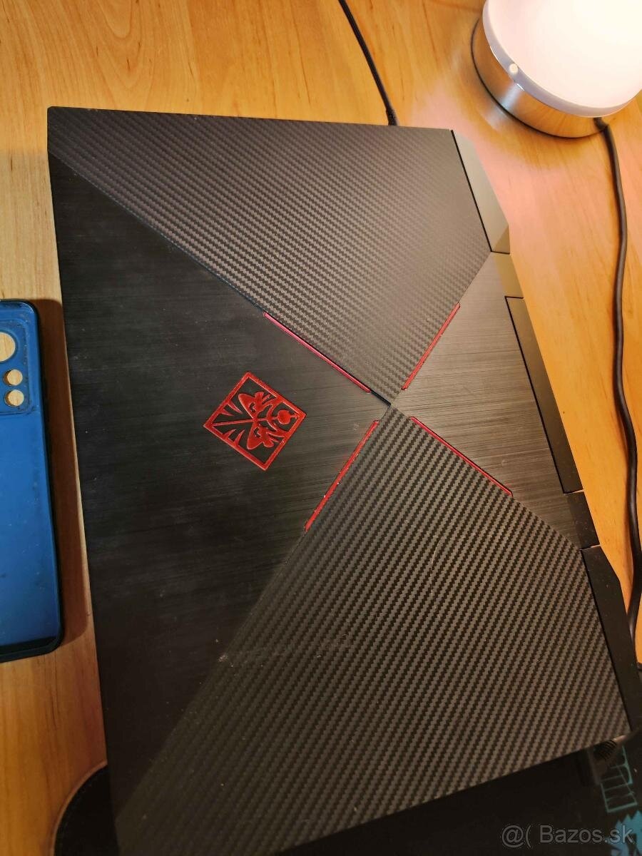 Predám herný notebook HP OMEN 15 (i7-9750H / GTX 1660 Ti 32G - 3