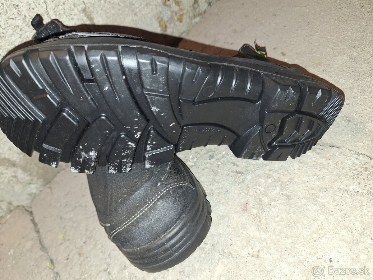 Pracovná obuv značky Prabos- pierka 41/7 - - 3