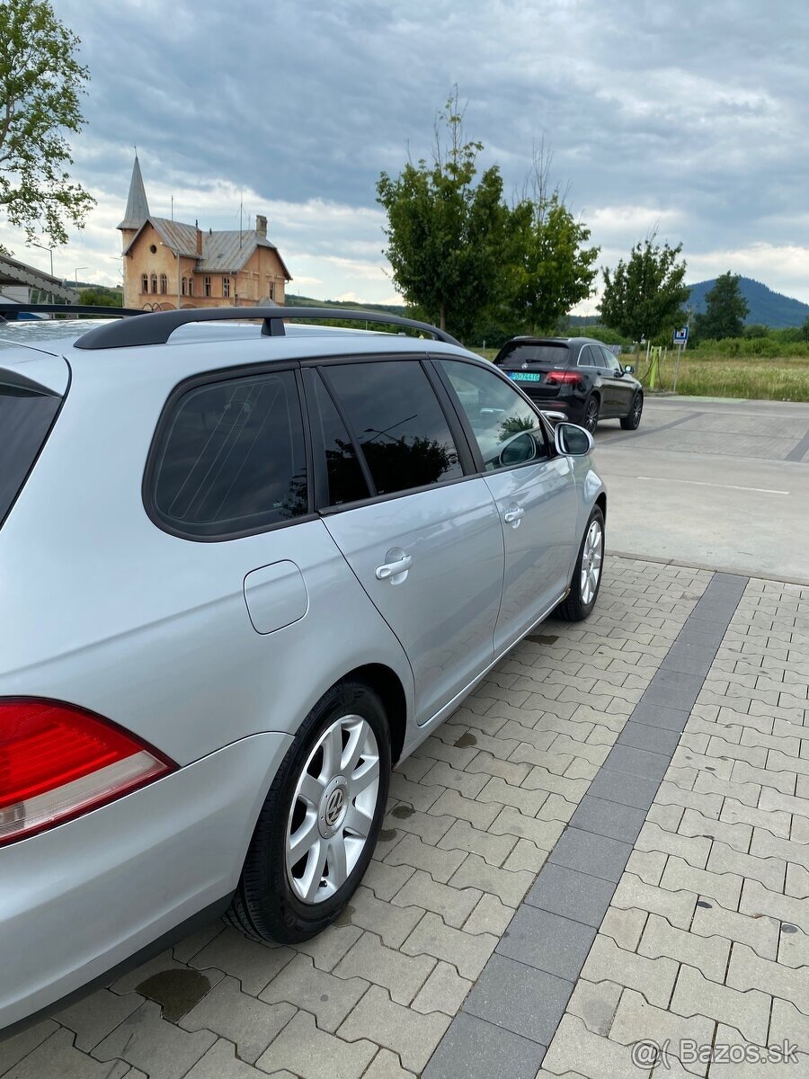 Predám Wolkswagen Golf 5 TDI Comfortline - 3