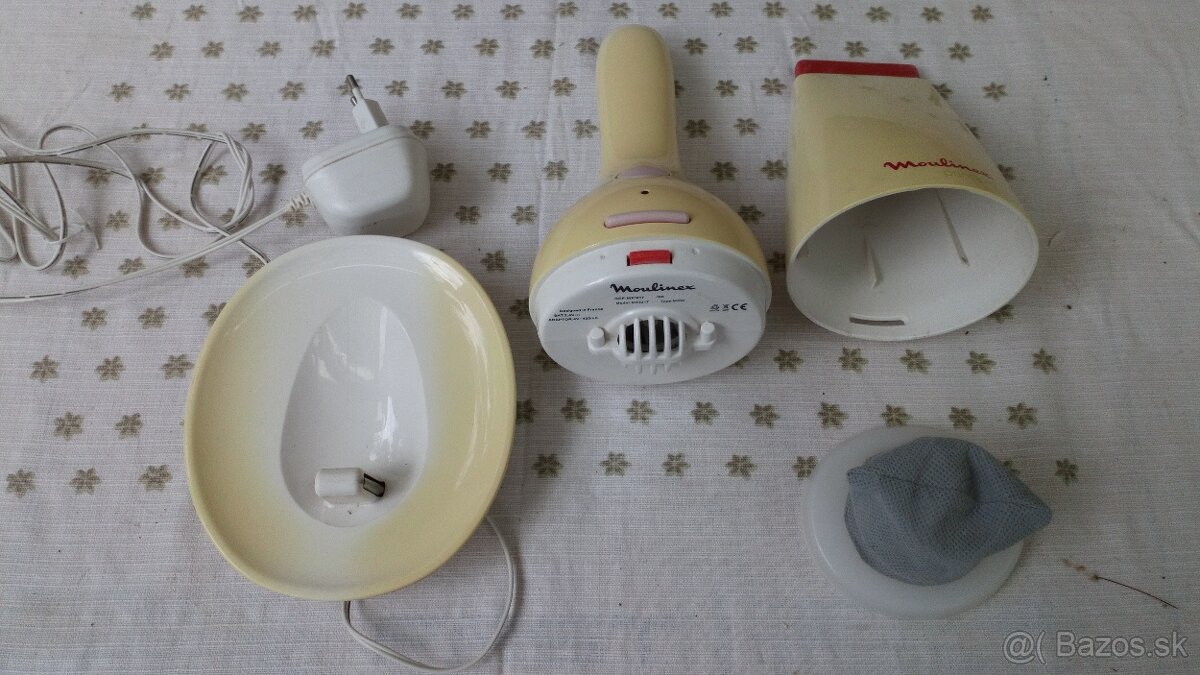 RUČNÝ VYSAVAČ - 3