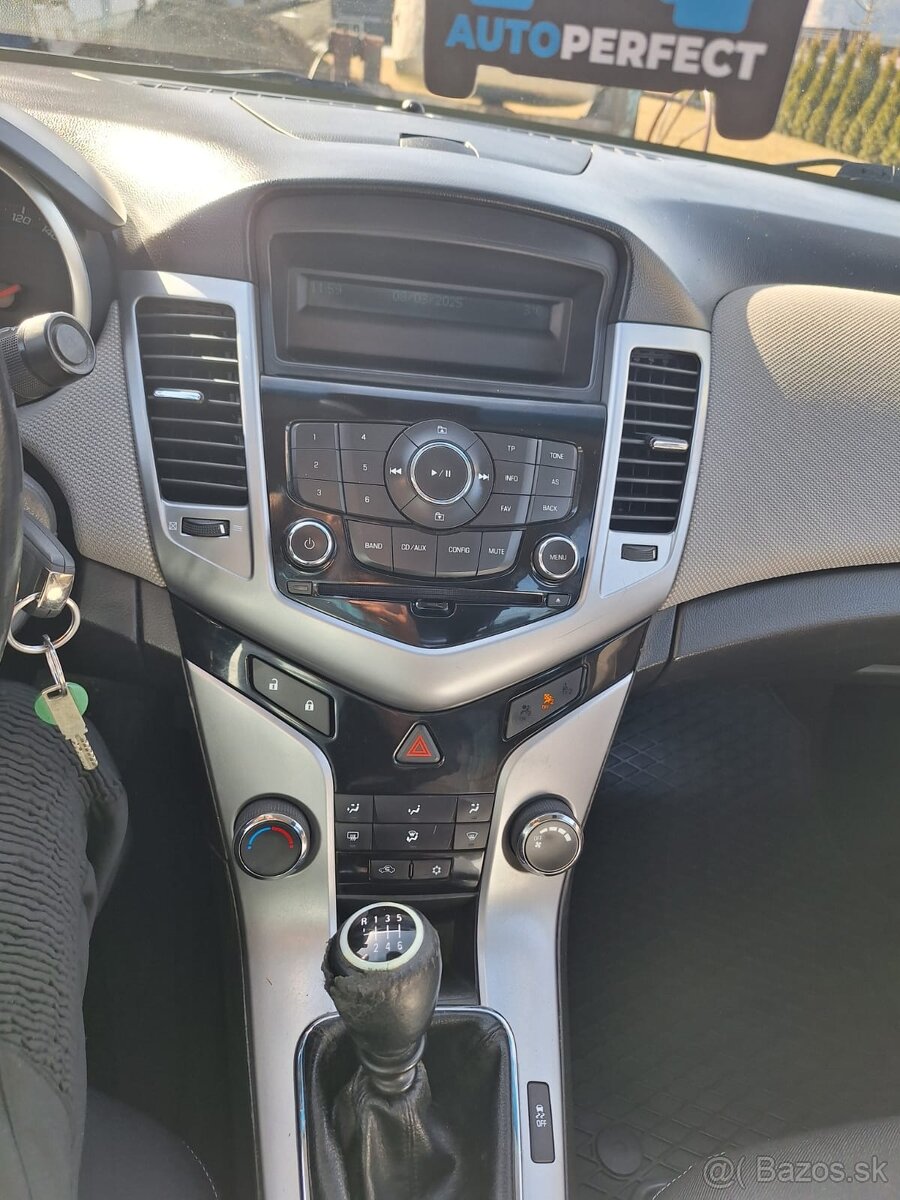 Predám CHEVROLETE CRUZE - 3