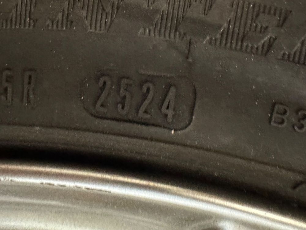 Zimna sada Dezent 4x100 205/45 R17 - 3