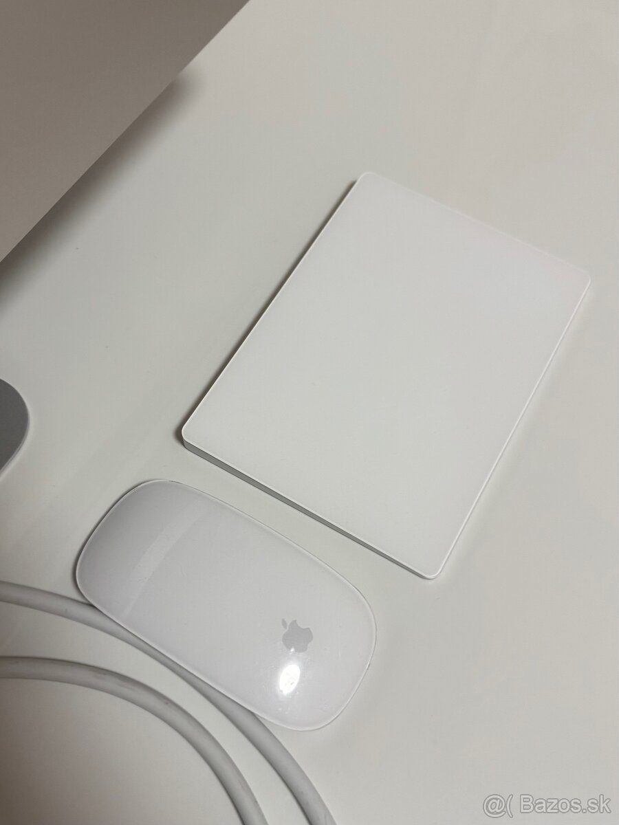 iMac 21.5” – i5 / 8GB RAM / 256GB SSD + 1TB HDD - 3