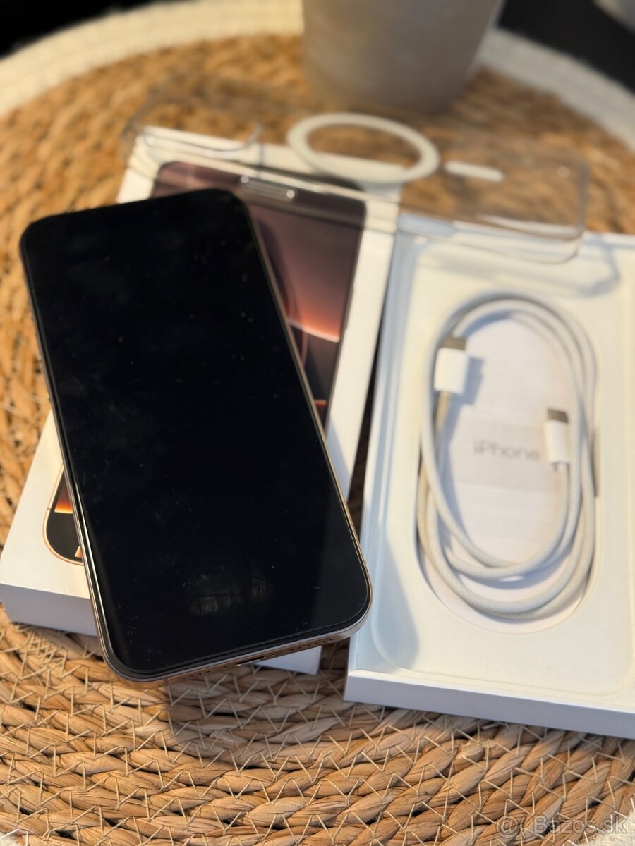 iPhone 16 Pro Max 256 GB - Desert Titanium - 3