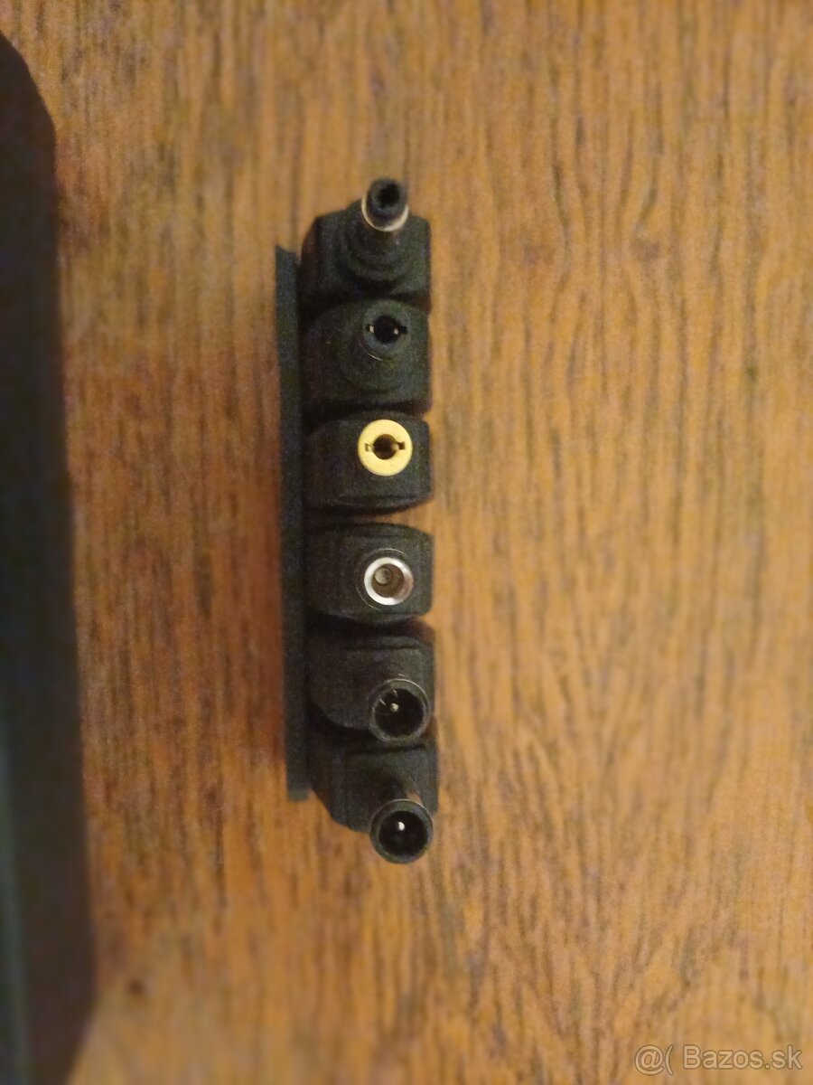 Sieťový adaptér Solight univerzálny pre notebooky/netbooky - 3