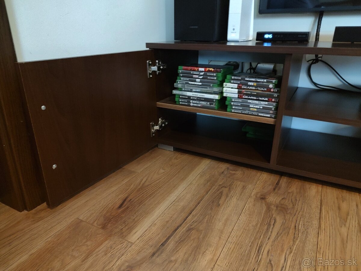 Skrinka pod TV - 3