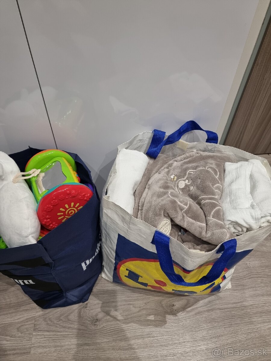 Darujem oblecenie pre chlapca + hracky - 3