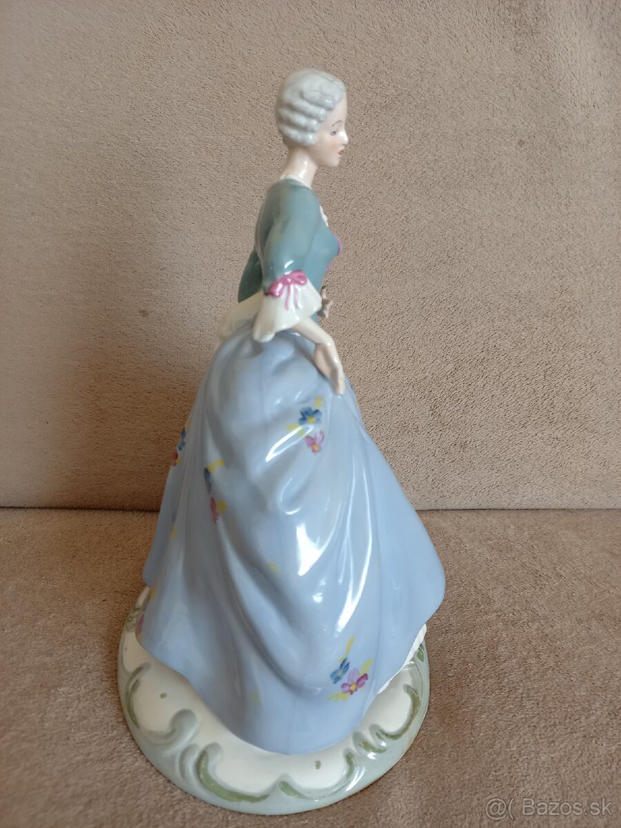 Soska Royal dux dama so psikom - 3