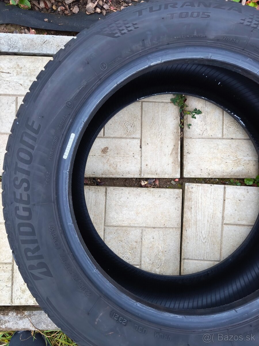 Bridgestone 215/55R17 - 3
