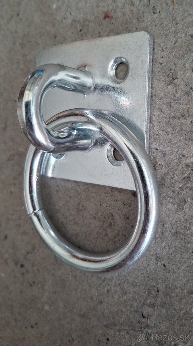 Na zavesenie kvetin a veci - 3