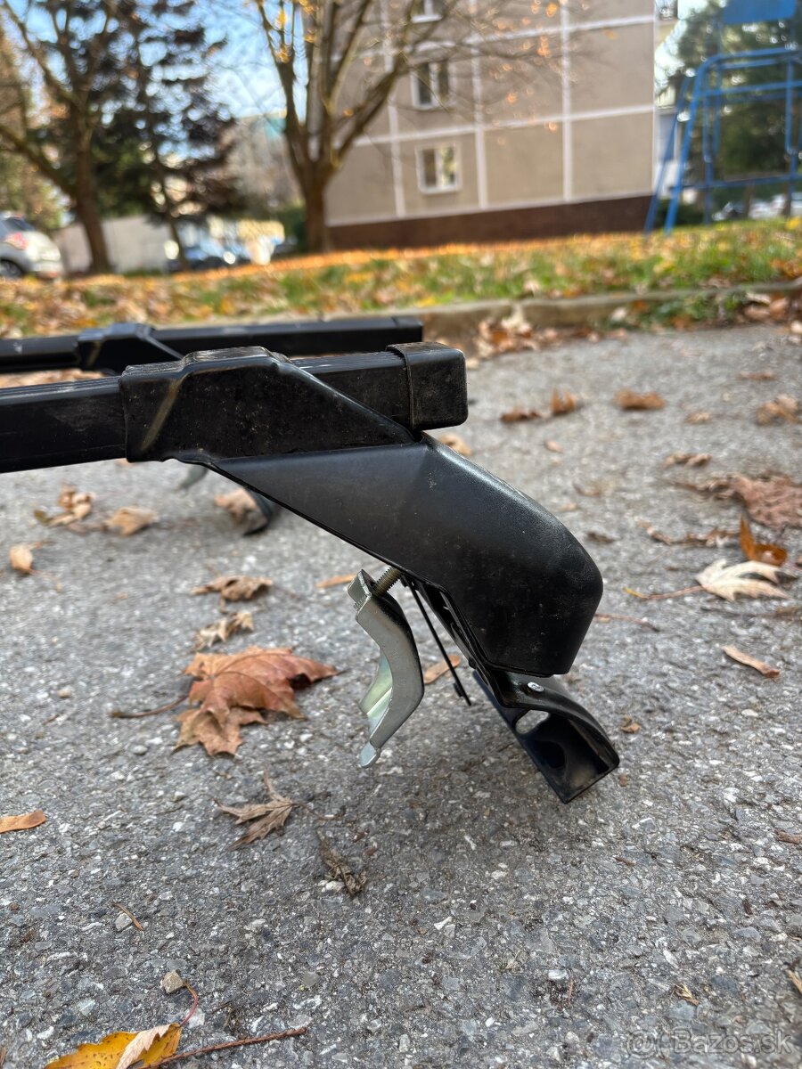 Strešné nosiče na Superb 2 / Passat B6/B7 sedan - 3