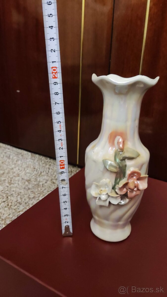 Perleťová váza s plastickými kvetmi - 3