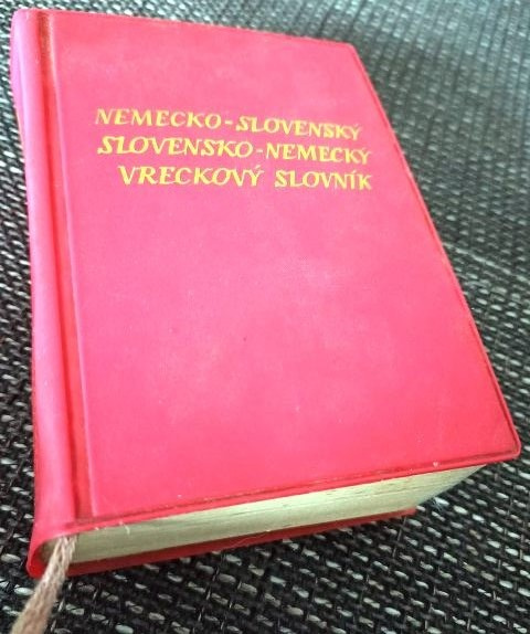 RETRO SLOVNÍKY A UČEBNICE - 3
