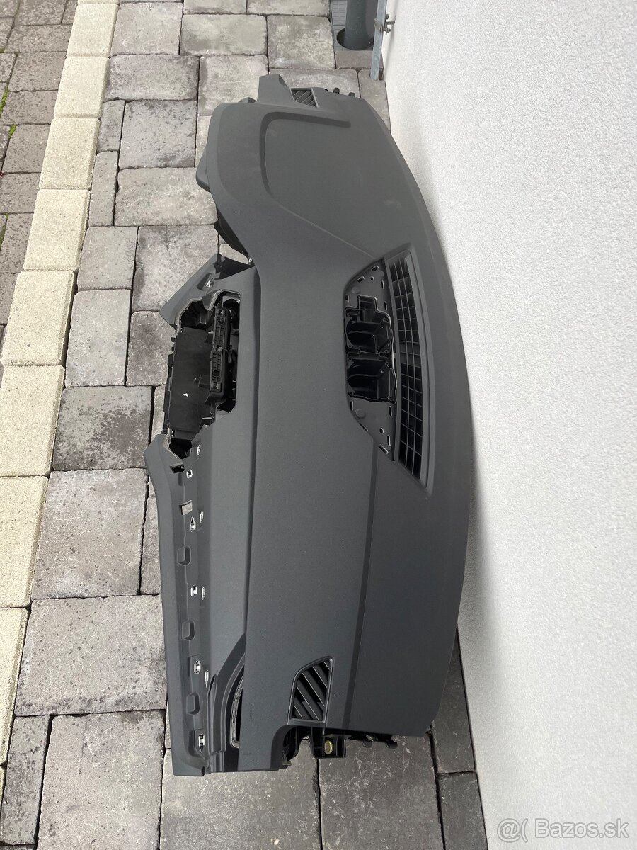 Palubná doska ,palubovky ,Škoda octavia 4 - 3