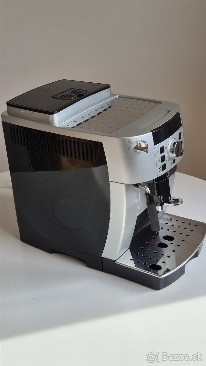 Kávovar DeLonghi Magnifica S - 3