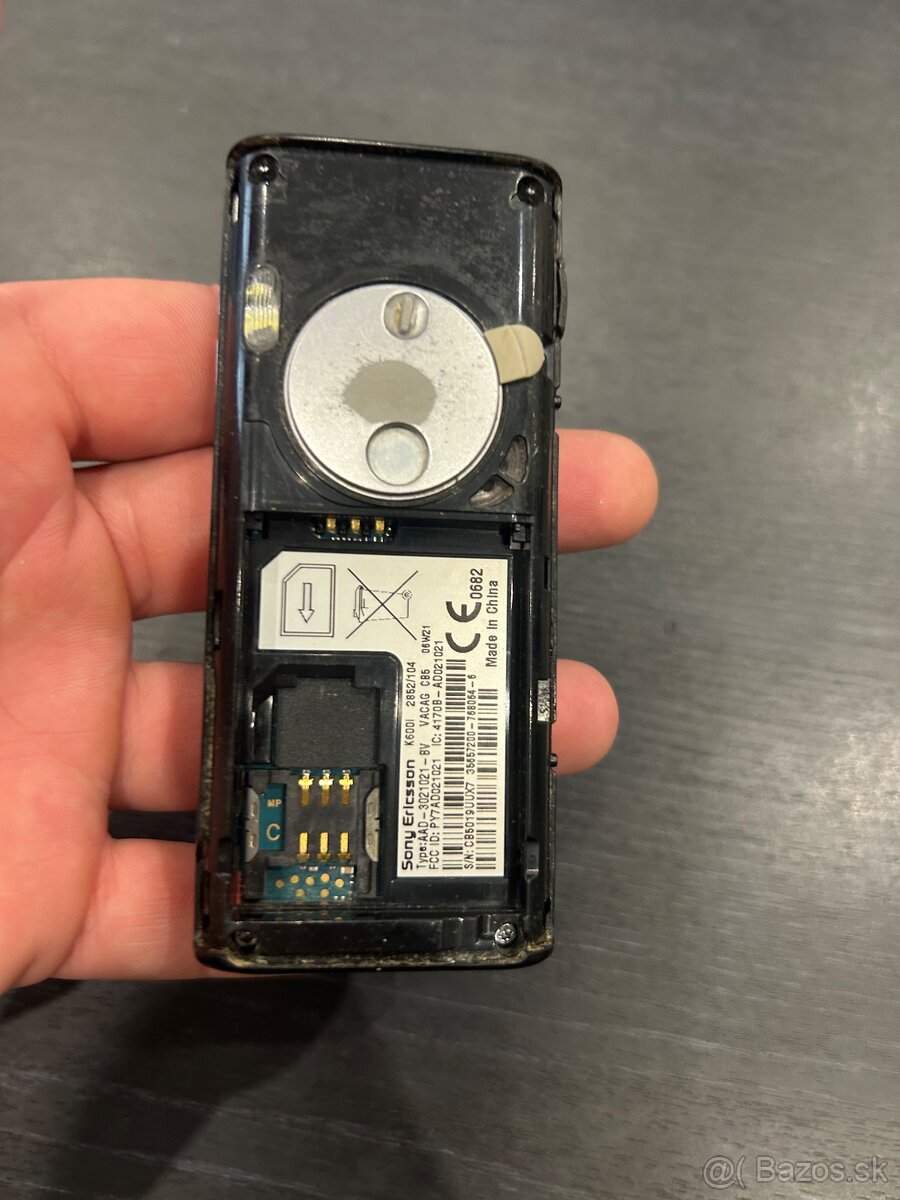 Predám Sony Ericsson K600i - 3