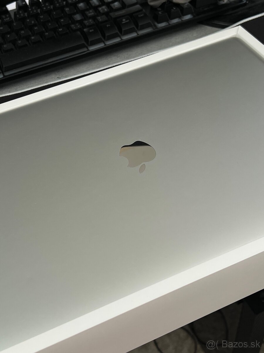 Predám MacBook Pro 16” (2019) - 3