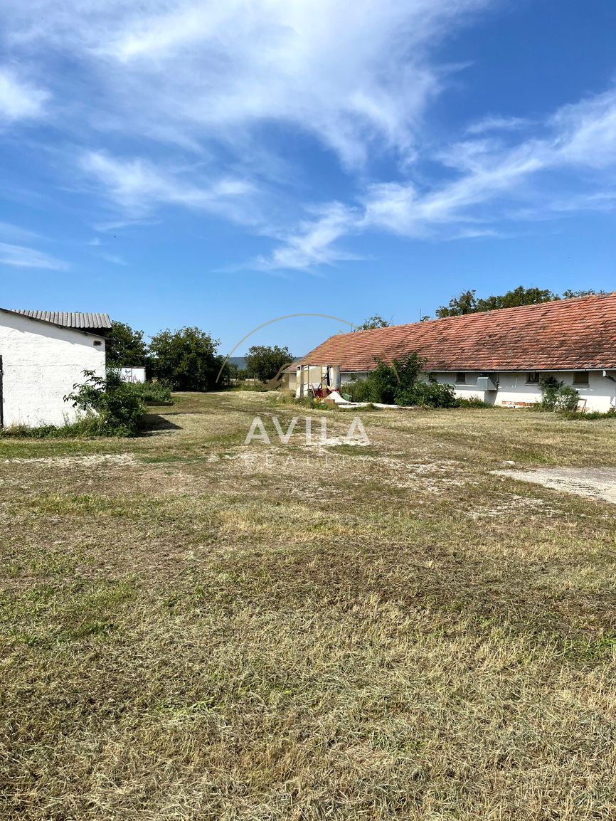 NA PREDAJ: Murované hospodárske budovy v areáli družstva – N - 3