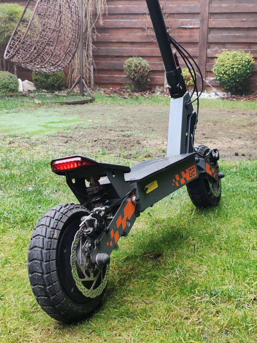 Elektrická kolobežka Kukirin G2 2025 800W - 3