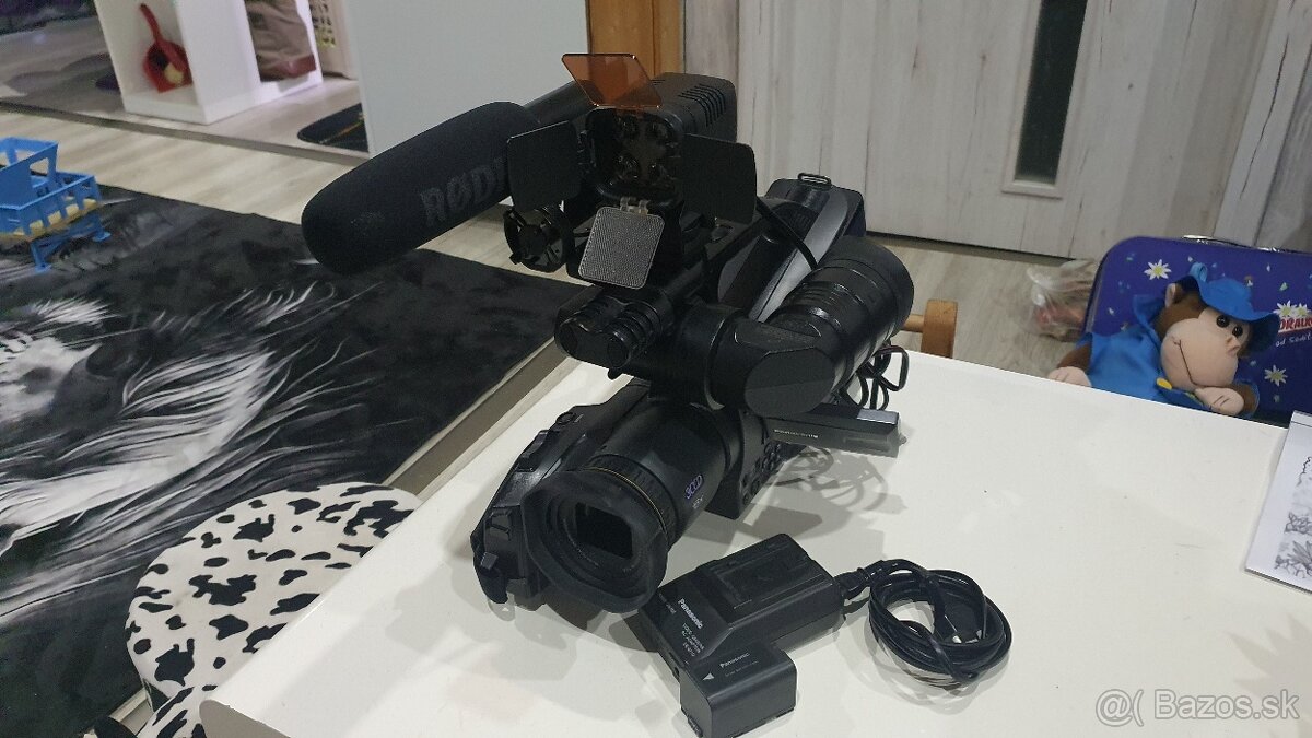 Predám profesionálnu kameru Panasonic 3CCD + RØDE mikrofón - 3
