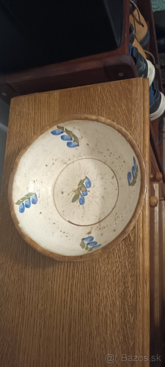 Keramicke taniere na stenu - 3