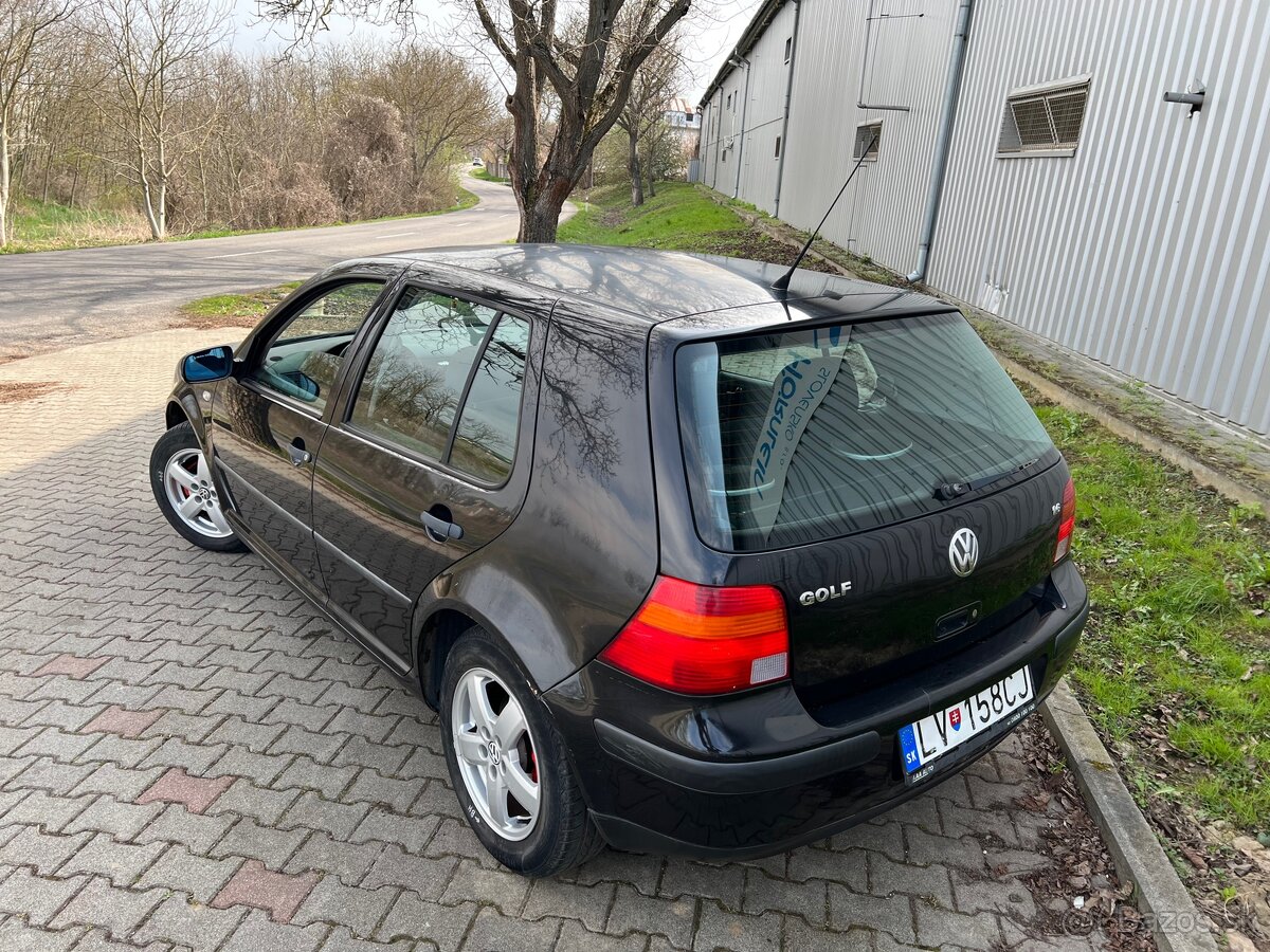 Wolkswgen Golf 4 1.6i - 3