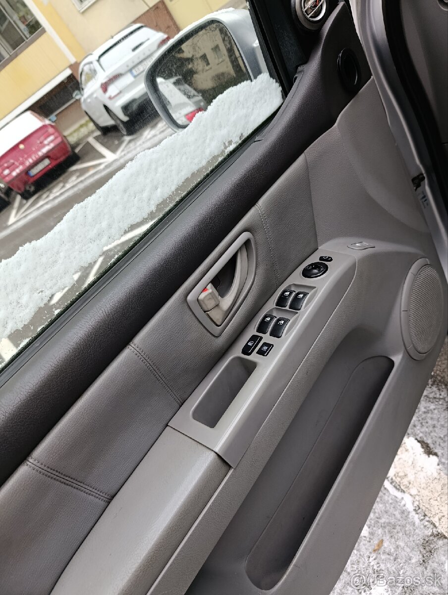 Kia Sorento (2004) - 3