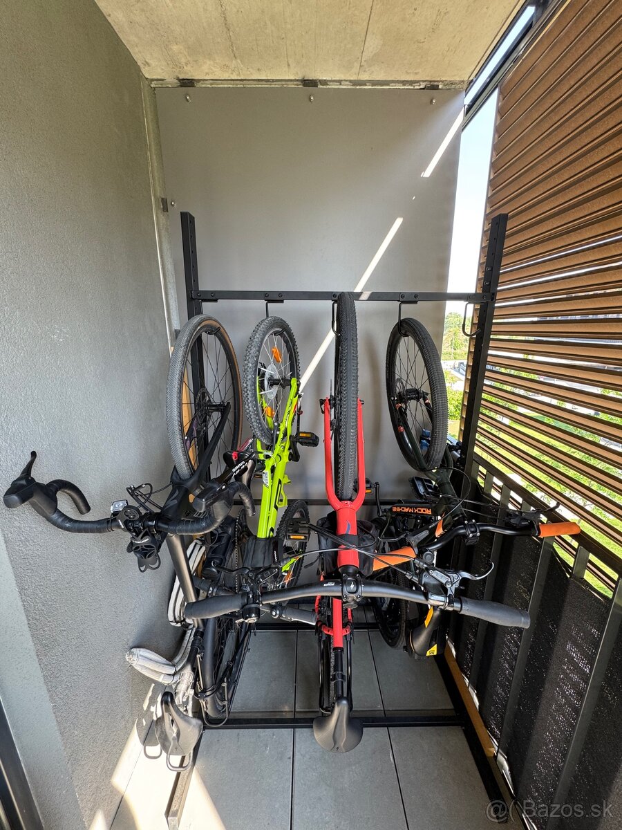 Vevor stojan na 5 bicykov - 3
