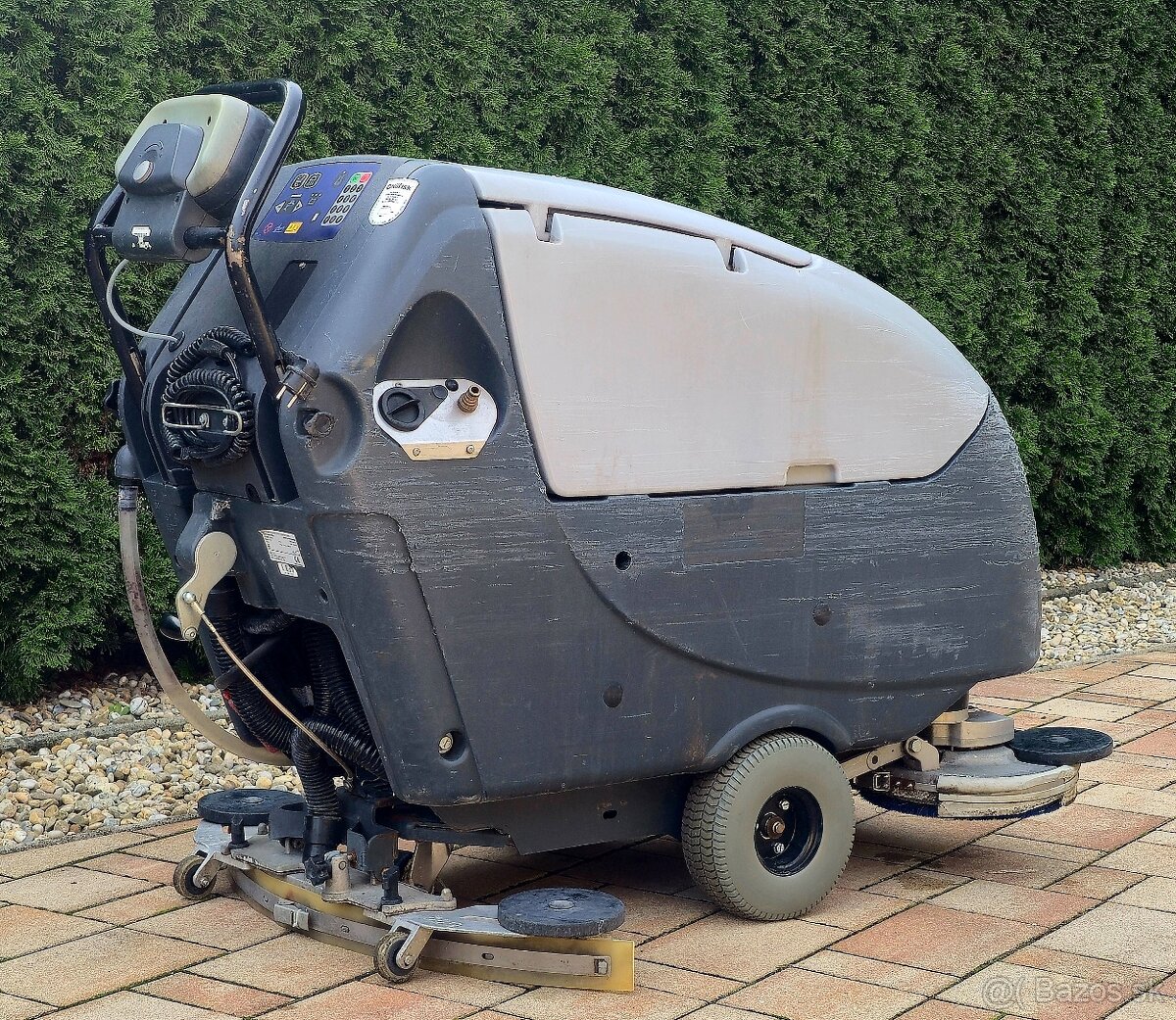 Podlahový čistiaci stroj Nilfisk BA 651 - 3