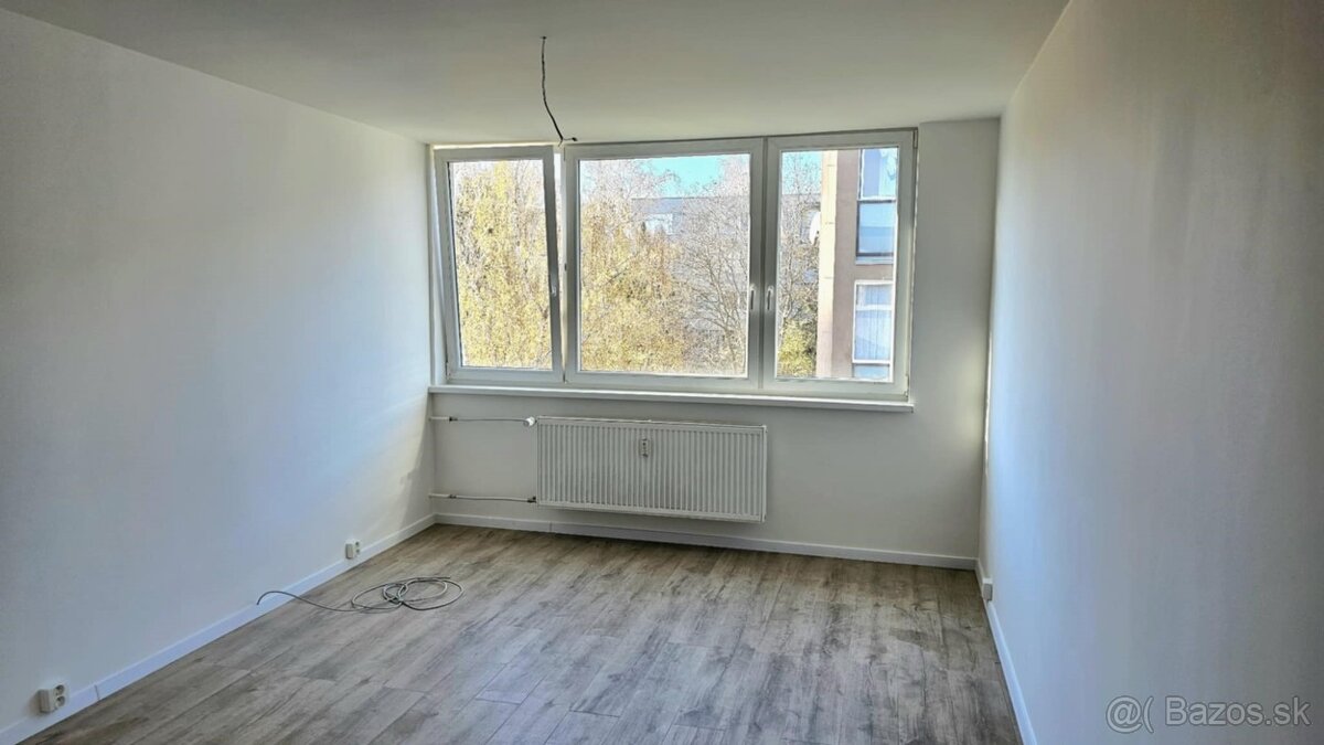 NOVINKA - 3 izbový byt - ROŽŇAVSKÁ ul. - NOVÁ REKONŠTRUKCIA - 3