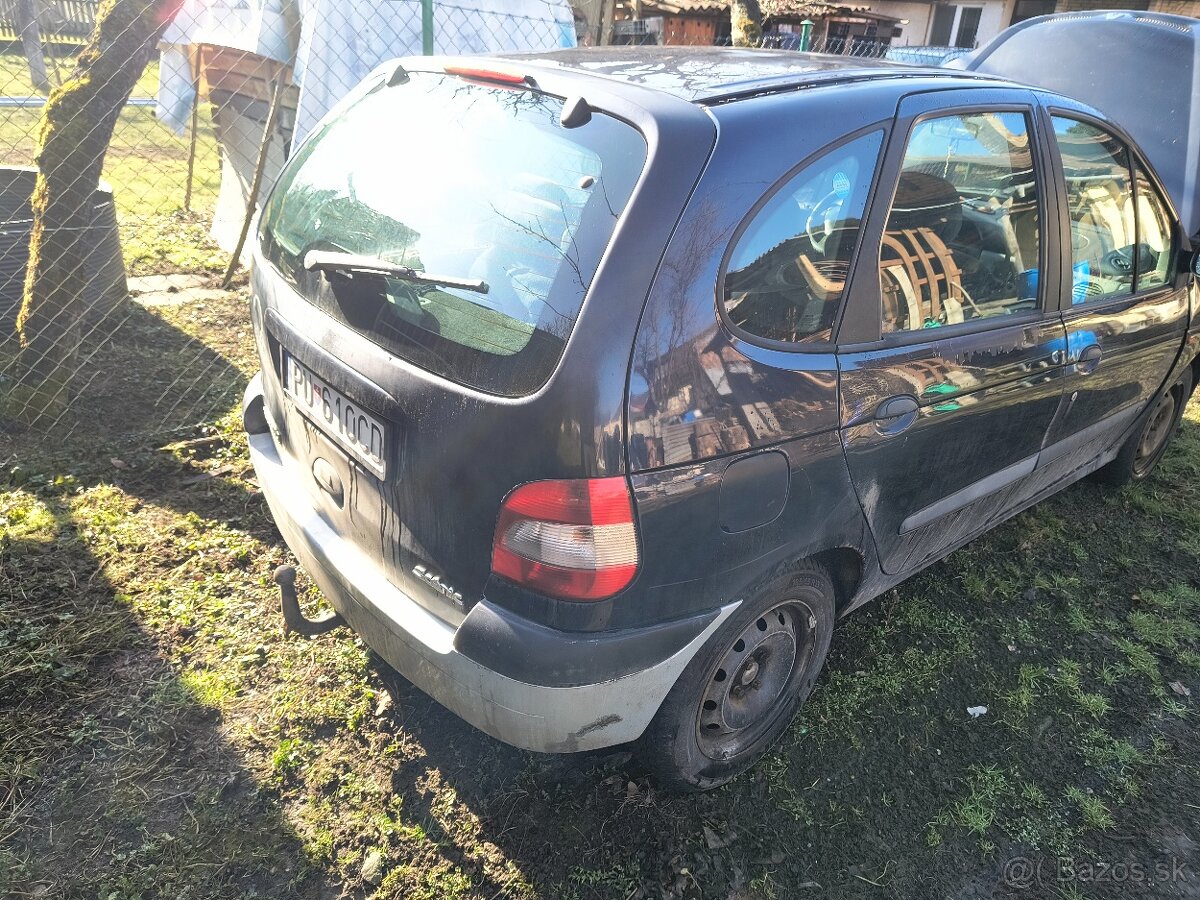 Renault Megane SCENIC - 3