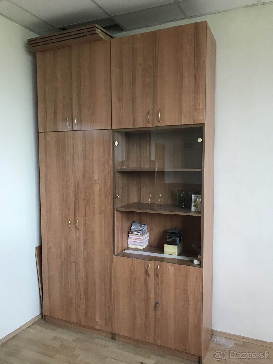 skrine, skrinky, stoly a stolicky - 3