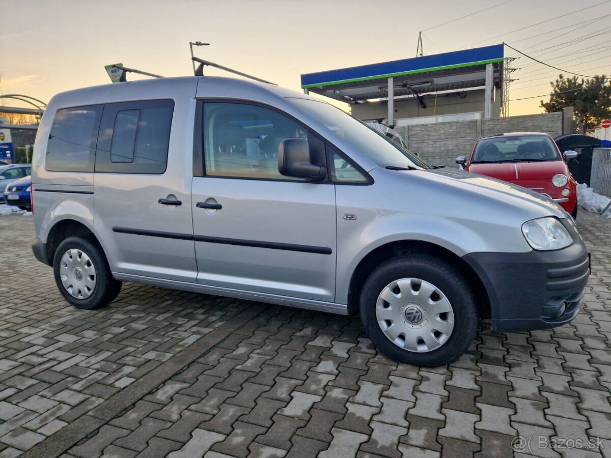 Predám Volkswagen Caddy 1.9 TDI 77 KW r.v.2009.Ohrev,7-miest - 3