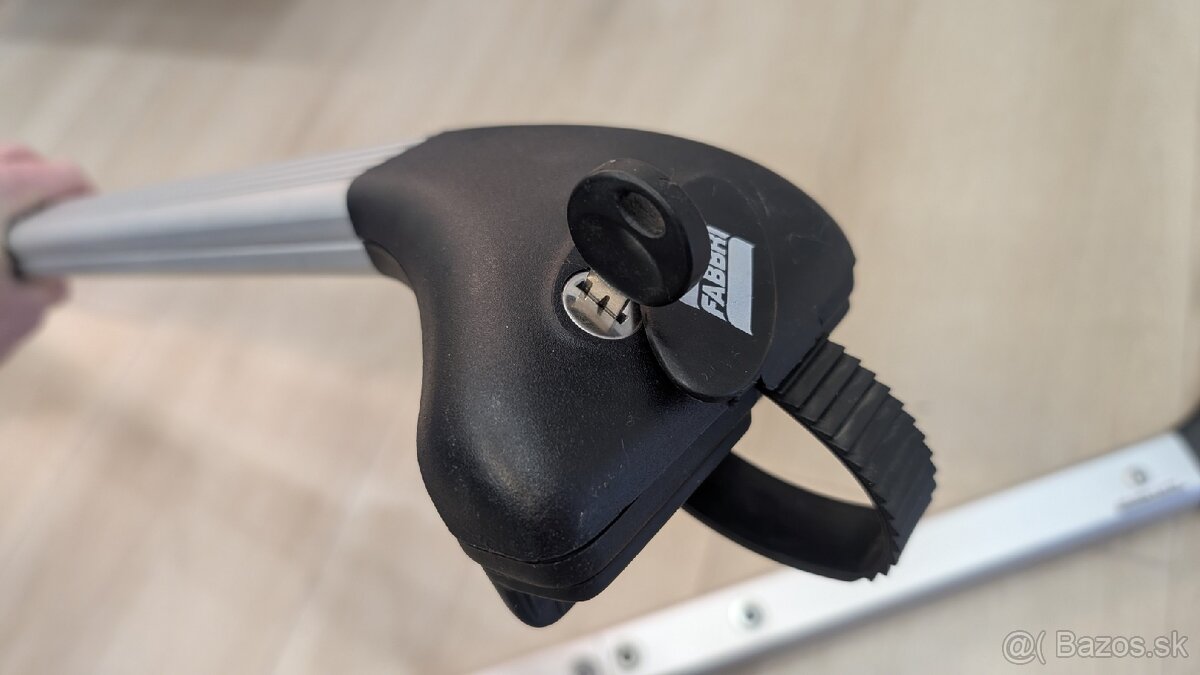 Univerzálny nosič na hagusy priecniky - 3