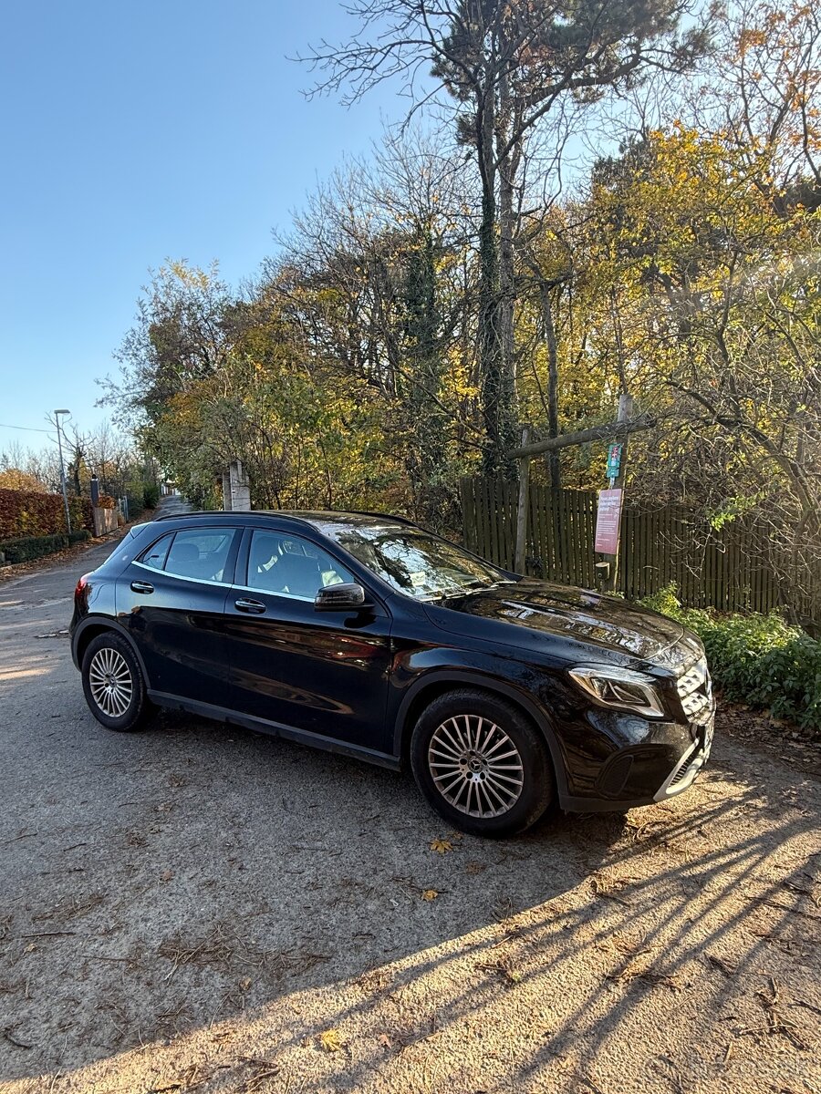 Mercedes-Benz GLA 180 d - 3