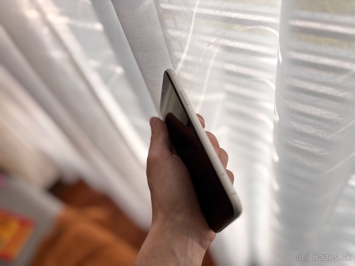 Iphone 11 - 64GB - biely - 3