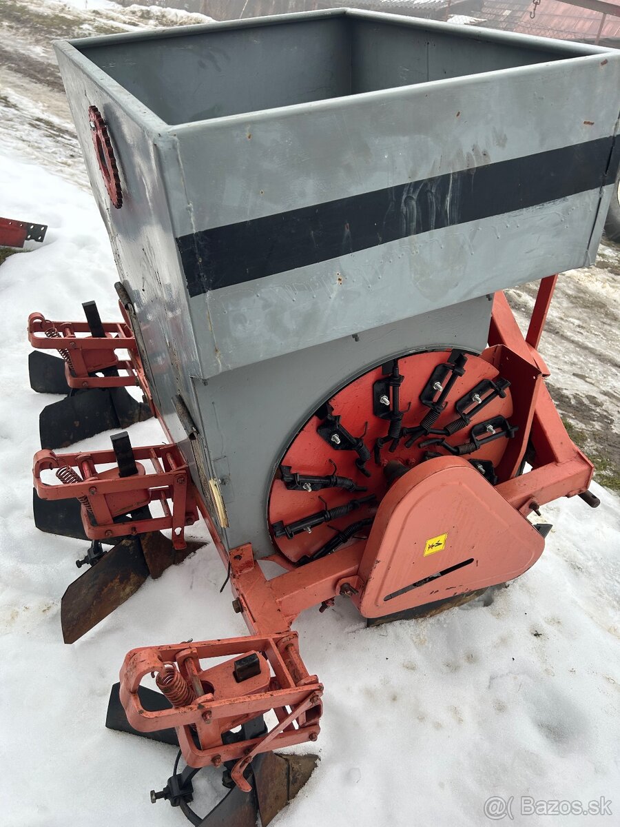 Predám český sadzač zemiakov - 3