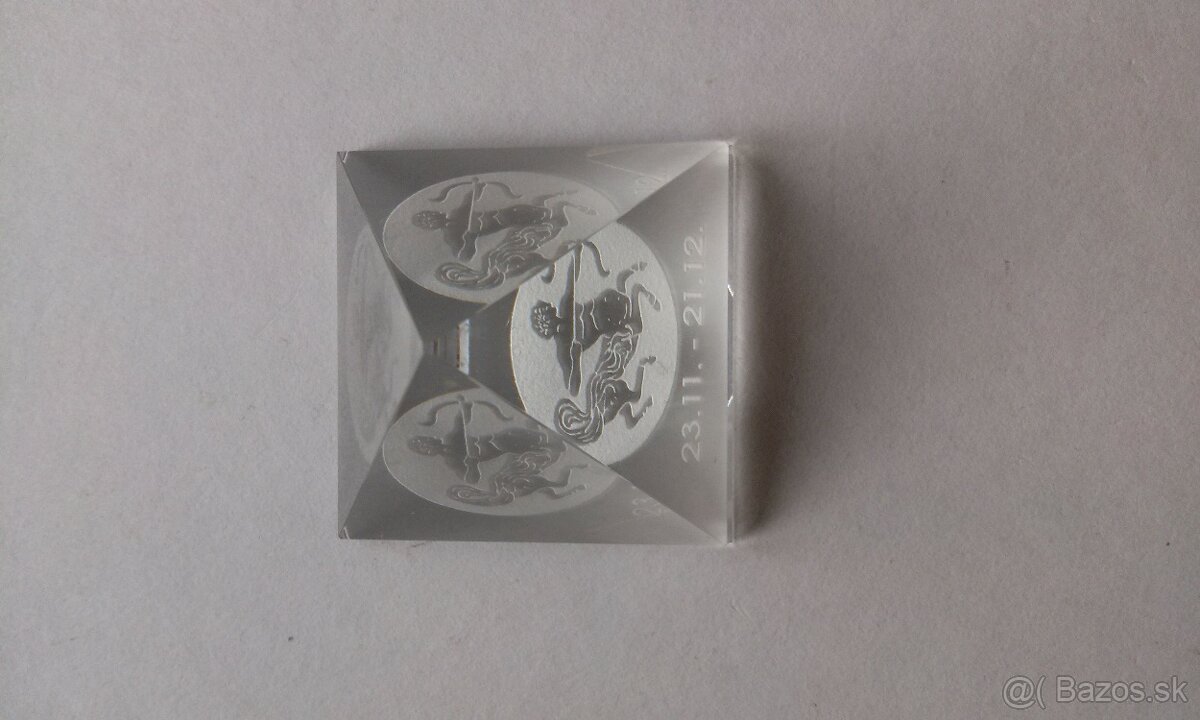 pyramída sklenená - strelec - 3