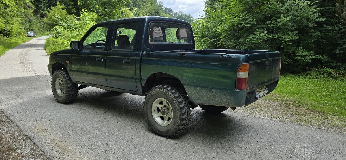 Mazda B2500