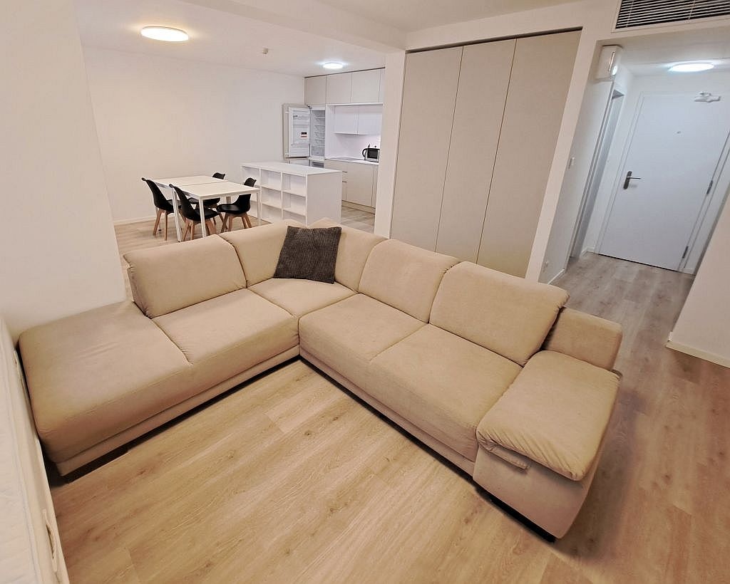 Ponúkam na prenájom väčší 2 izb. byt,Bajkalská, BA - Ružinov - 3