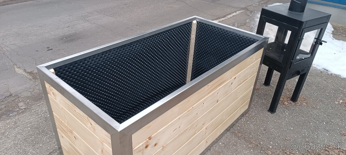 Kvetináč a záhon - 3