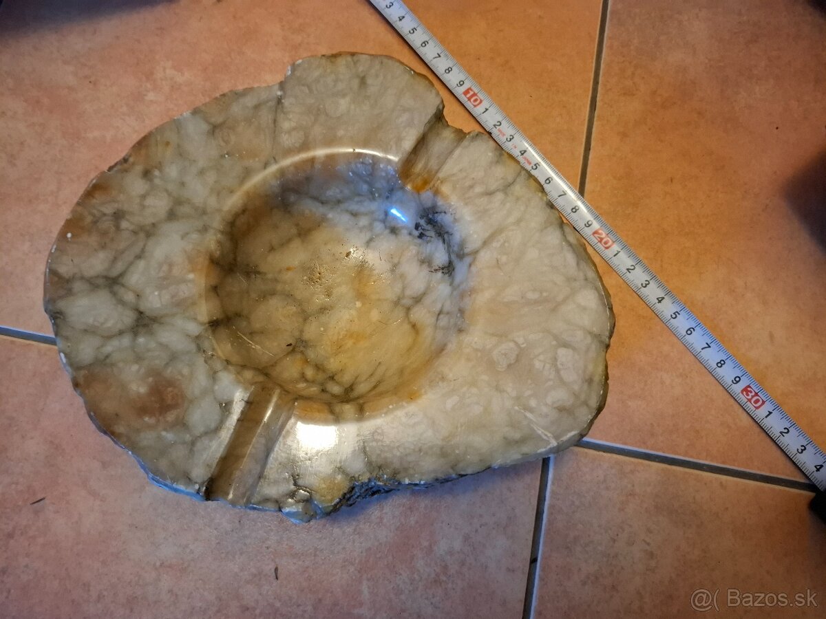 Veľký mramorový popolník - 3