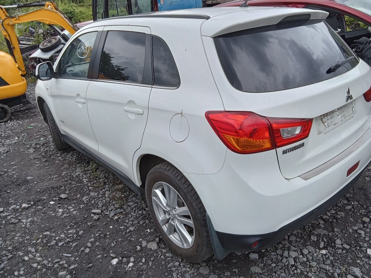 Mitsubishi ASX 1.8 DID diesel rok2011 biela - 3