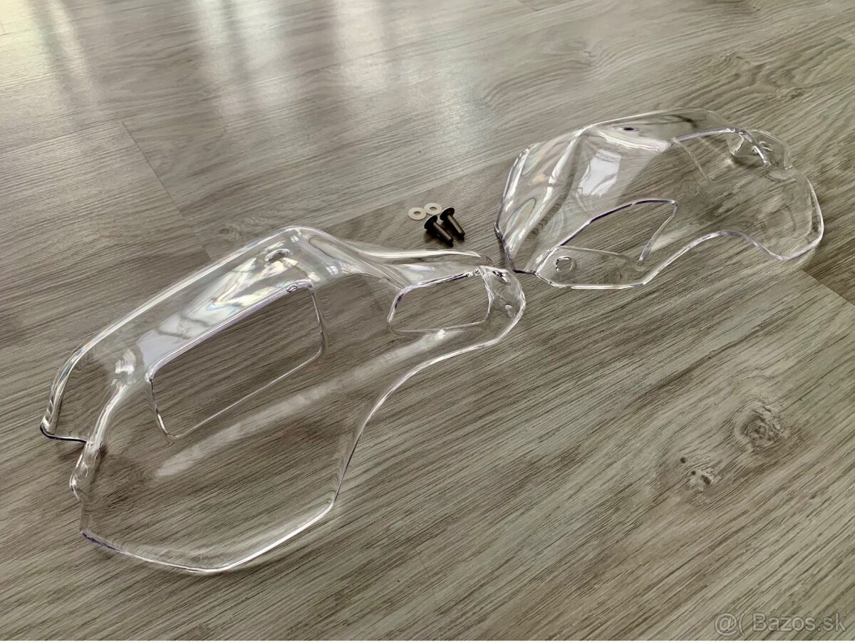 Deflektor na riaditka Honda - 3