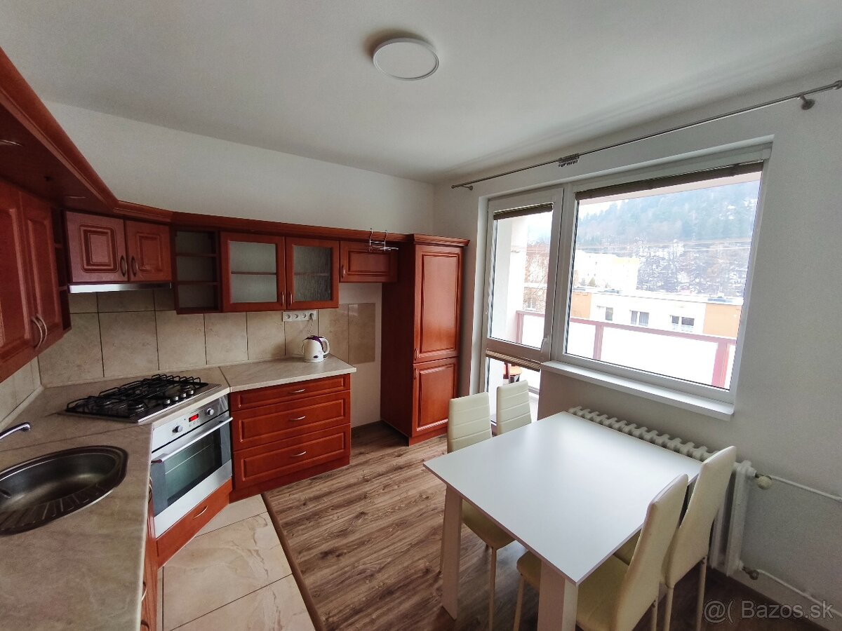 Ponúkam na prenájom 2-izbový byt v meste Krompachy - 3