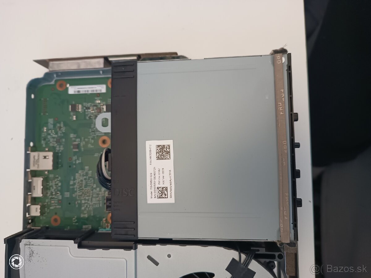 Predám DVD-rom z Xbox one X - 3