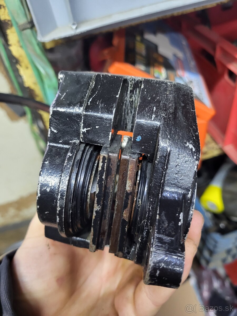 Brzdový strmen na MZ 150 etz - 3