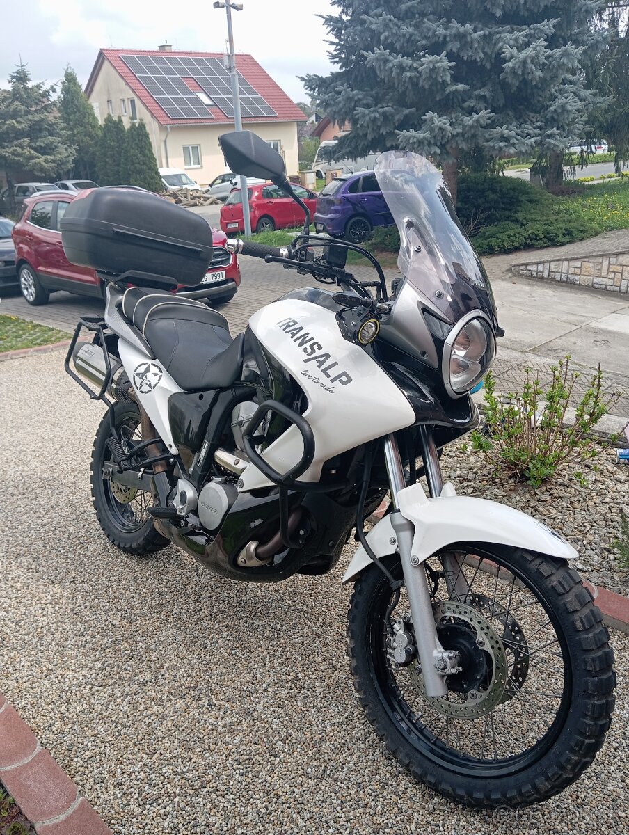 Honda transalp 700